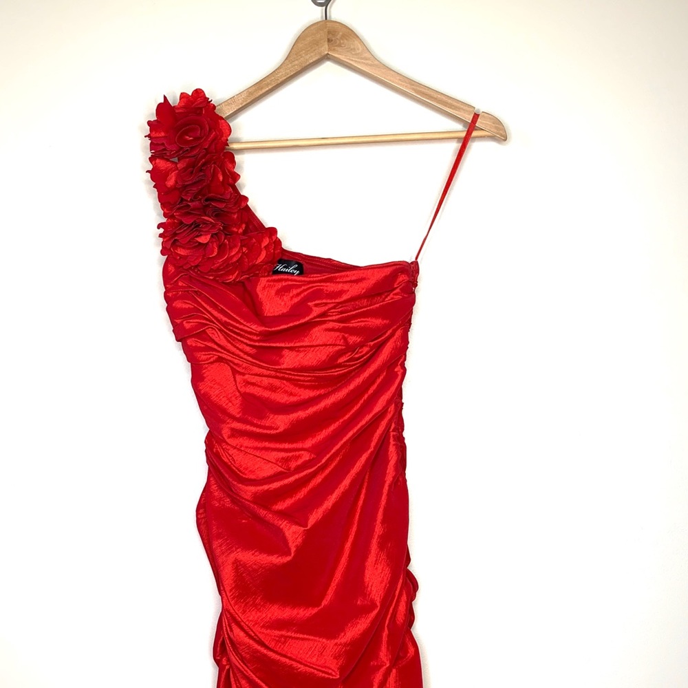RED SATIN PARTY DRESS❤️